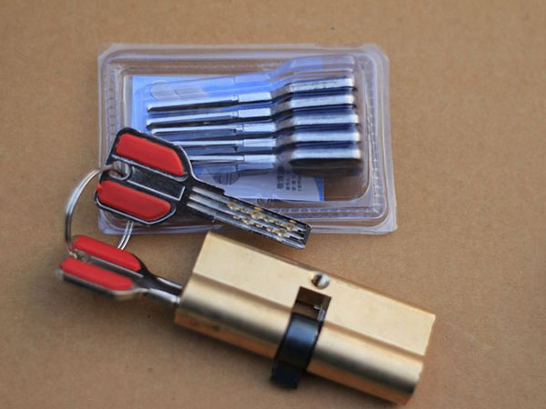 带岭24小时上门开锁公司